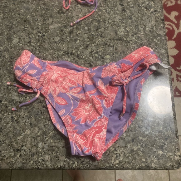 Purple/pink bikini - Picture 2 of 4
